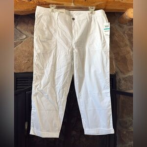 Style & Co. Stylish White Capri Pants
